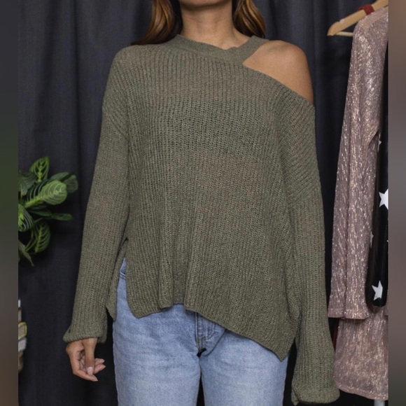 Cold Shoulder Olive Sweater - Picture 3 of 3